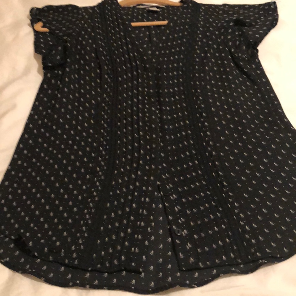 Pretty blouse with detail